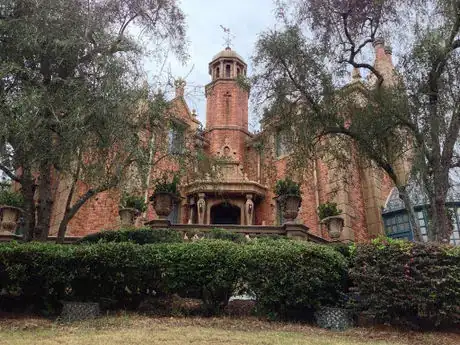 Image titled Haunted Mansion, Magic Kingdom