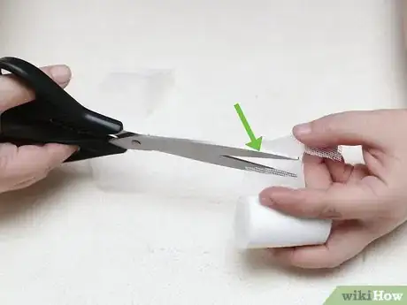 Image titled Strap a Thumb Step 5