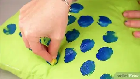 Image titled Decorate Cushions Step 1