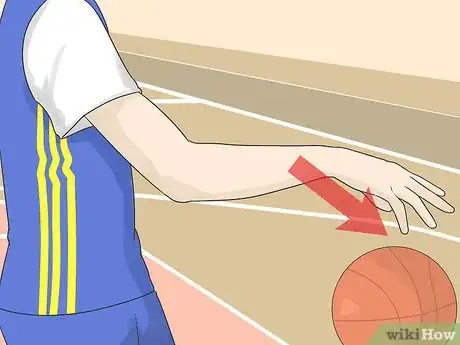 Image titled Elbow Pass Step 6