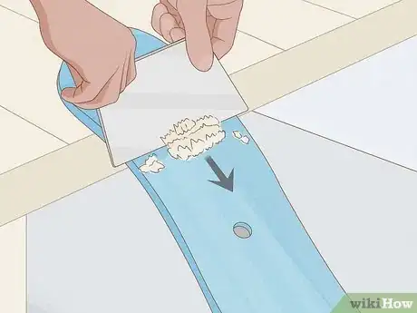 Image titled Remove Old Wax from a Snowboard Step 13