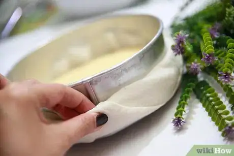 Image titled Make a Layer Cake Step 4