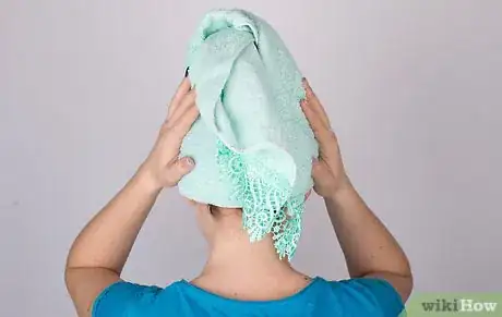 Image titled Achieve a Messy Hair Effect Step 6