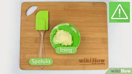 Image titled Pipe Frosting Neatly Step 1