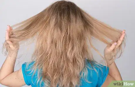 Image titled Achieve a Messy Hair Effect Step 3