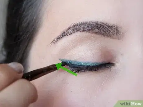Image titled Do Eyeliner Stacking Step 6
