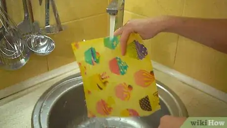 Image titled Wash Wax Wraps Step 1