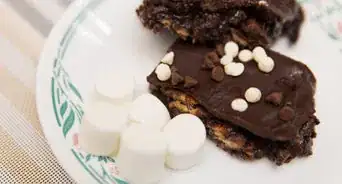 Make a Chocolate Biscuit Cake