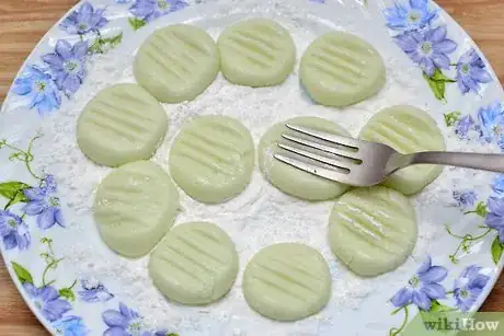 Image titled Make Peppermint Creams Step 13