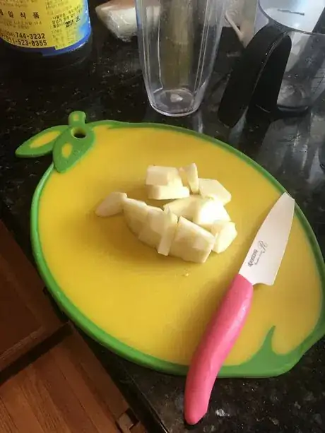 Image titled Cut_1apple