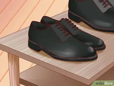 Image titled Spit Shine Shoes Step 17