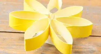 Make Flowers Made of Toilet Paper