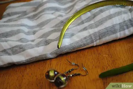 Image titled Wear Nail Polish Colors That Contrast and Brighten Your Outfit Step 15