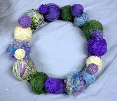 Image titled 5_preformed_wreath_205.JPG