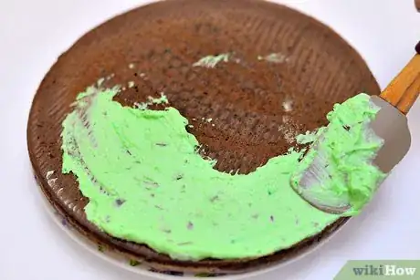 Image titled Make Mint Chocolate Chip Cake Step 9