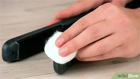 Image titled Clean a Flat Iron Step 5