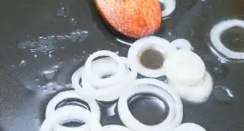 Remove the Strong Sharp Taste or Smell from Onions