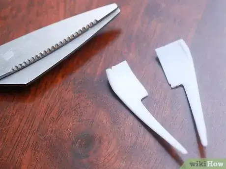 Image titled Make Easy Vampire Fangs Step 11