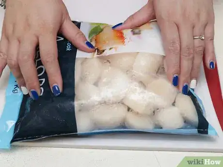 Image titled Make Bacon Wrapped Scallops Step 1