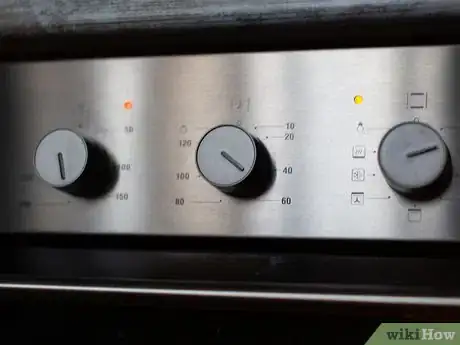 Image titled Make a Quick and Easy Cake Step 15