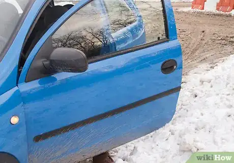 Image titled Survive in a Car Submerged in Snow Step 2