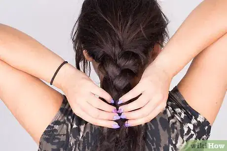 Image titled Scrunch Hair Without Gel & Mousse Step 9