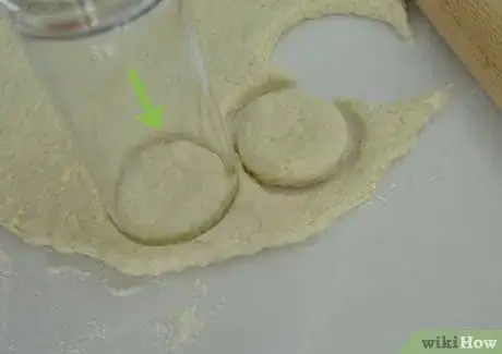 Image titled Make Cheddar Bay Biscuits Step 3