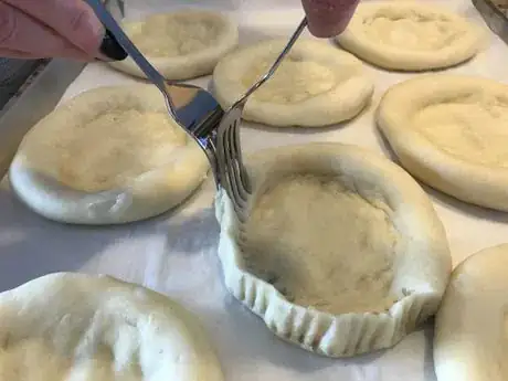 Image titled Form edge