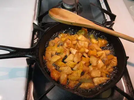 Image titled How to Dry Saute Mushrooms step4.JPG