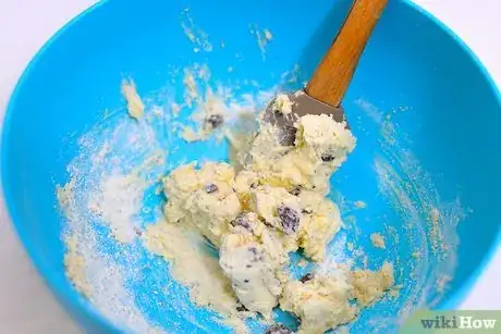 Image titled Make White Chocolate Cookie Truffles Step 10