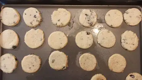 Image titled Driedfruitbiscuits