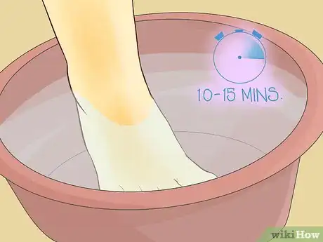 Image titled Use Foot Baths for Athlete’s Foot Step 5