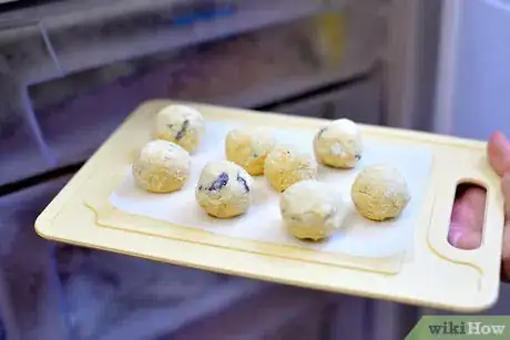 Image titled Make White Chocolate Cookie Truffles Step 12