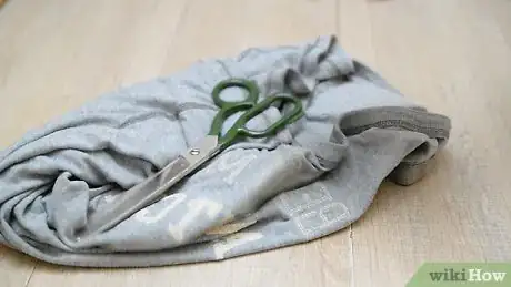 Image titled Make Clothes Look Vintage and Worn Step 2