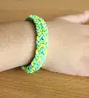 Make an Inverted Fishtail Bracelet from Rainbow Loom