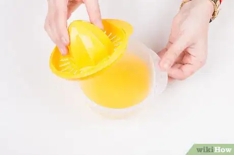 Image titled Make a Gin Bucket Step 4