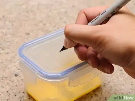 Image titled Freeze Eggs Step 6