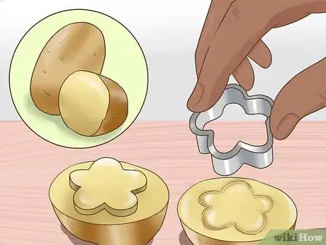 Image titled Make a Stamped Lampshade Step 3