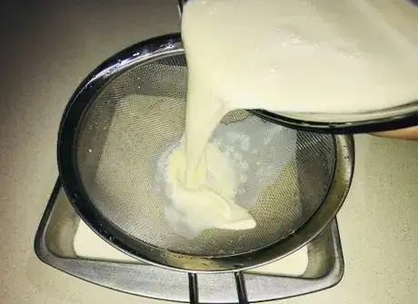 Image titled Straining and pouring in pan