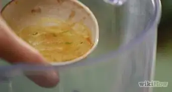 Wash Your Hair Using Only Natural Ingredients