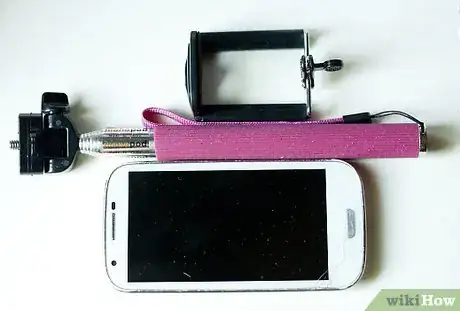 Image titled Take and Print Photos that Look like Photo Booth Pictures Step 1