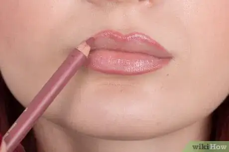 Image titled Use Lip Powder Step 3