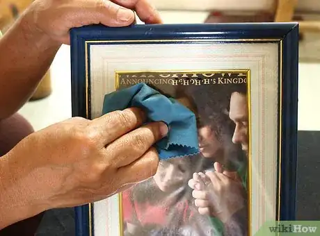 Image titled Cloth clean glass Step 4