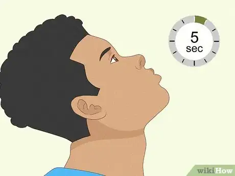 Image titled Get a Chiseled Jawline Step 1