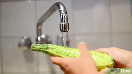 Image titled Freeze Zucchini Without Blanching Step 1