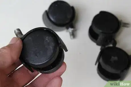 Image titled Make a Tree Stump Coffee Table Step 5