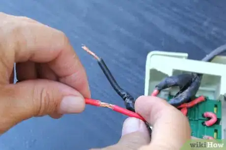 Image titled Make a Makeup Mirror with Lights Step 7