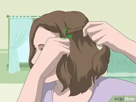 Image titled Curl Bobbed Hair Step 16.jpeg