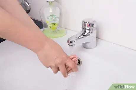 Image titled Strengthen Hair with a Gelatin Hair Mask Step 8