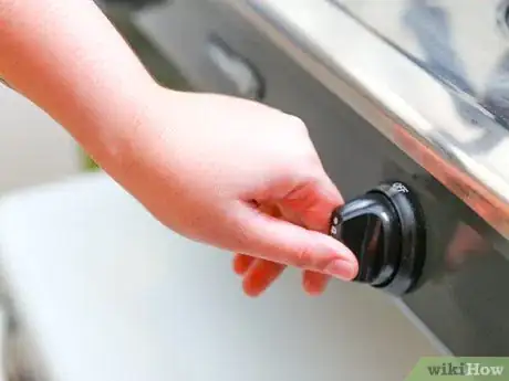 Image titled Remove Cheesecake from a Springform Pan Step 3